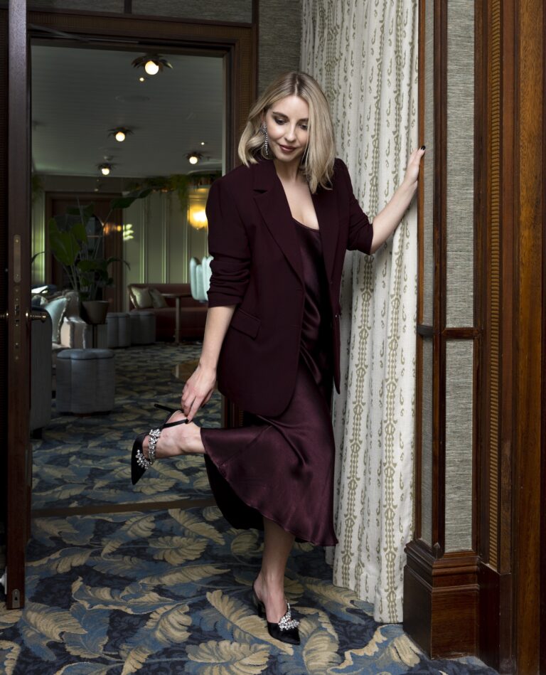 20 Elegant Party Outfit Ideas For Women