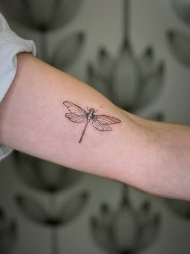 21 Dragonfly Tattoo Everyone Is Obsessed With Right Now