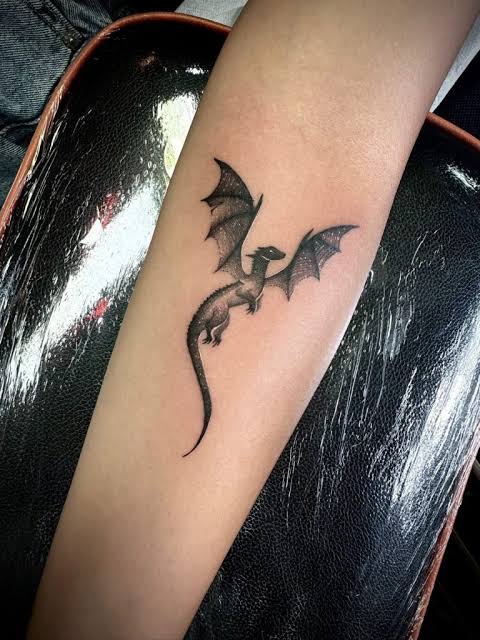 22 Dragon Tattoo For Women Worth Getting Inked